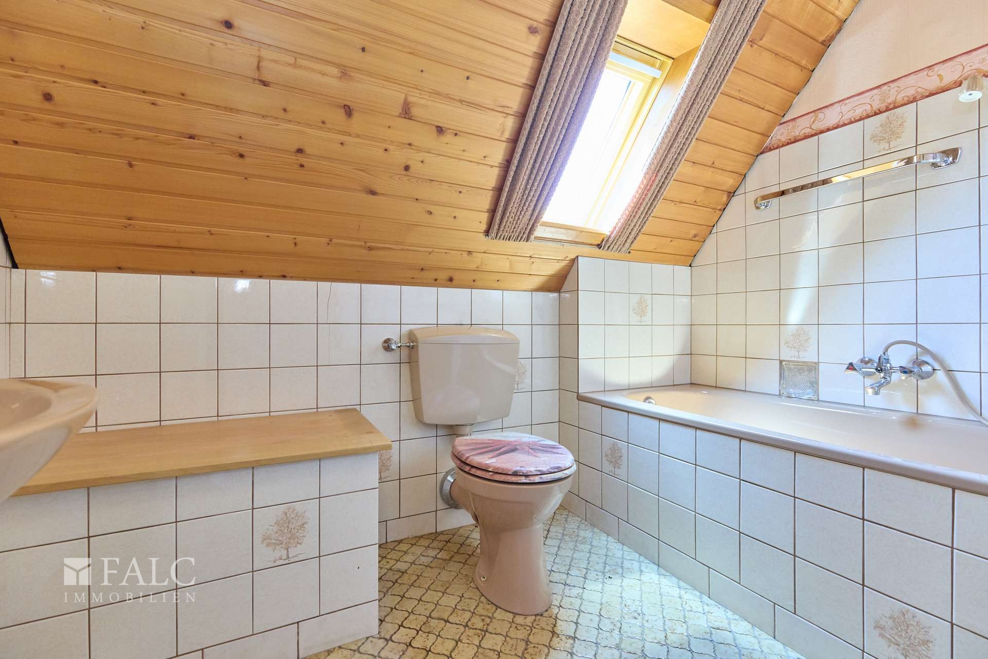 Bad mit Wanne